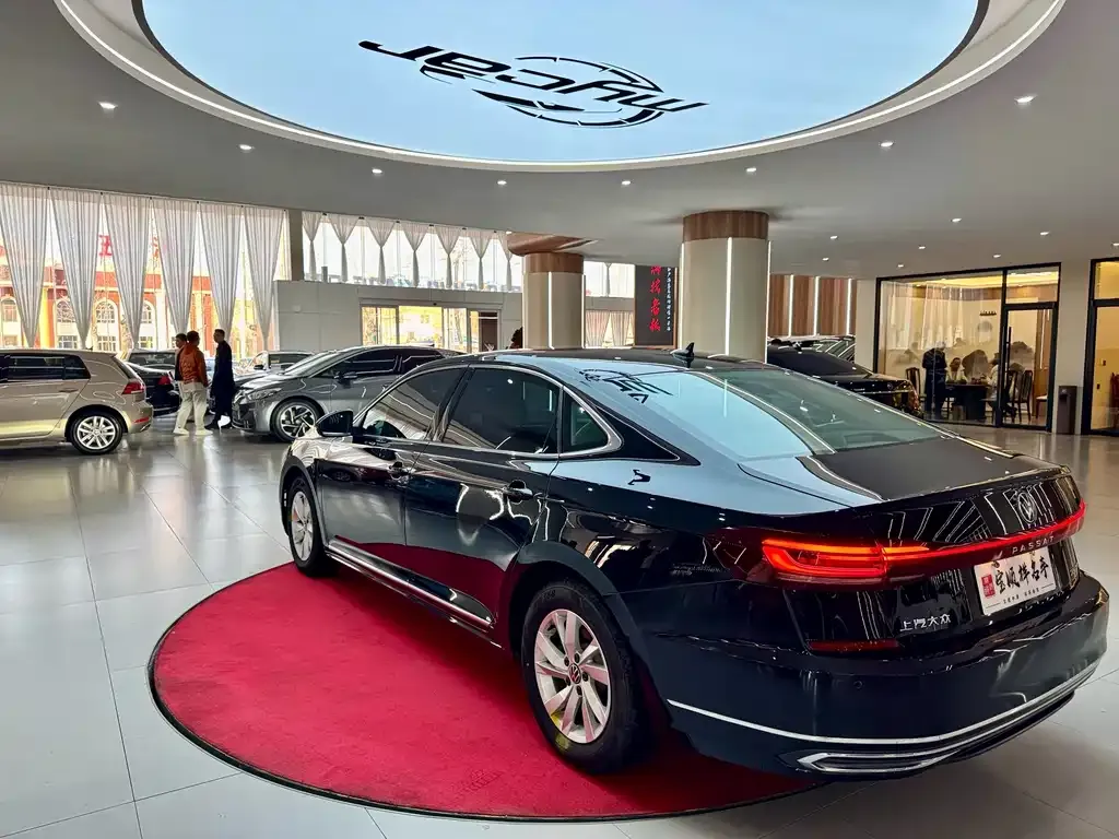 Volkswagen Passat — фото 5