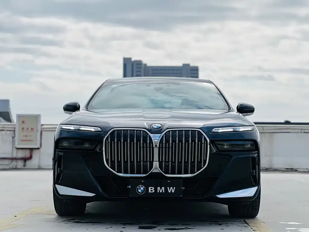 BMW 7 Series — фото 4