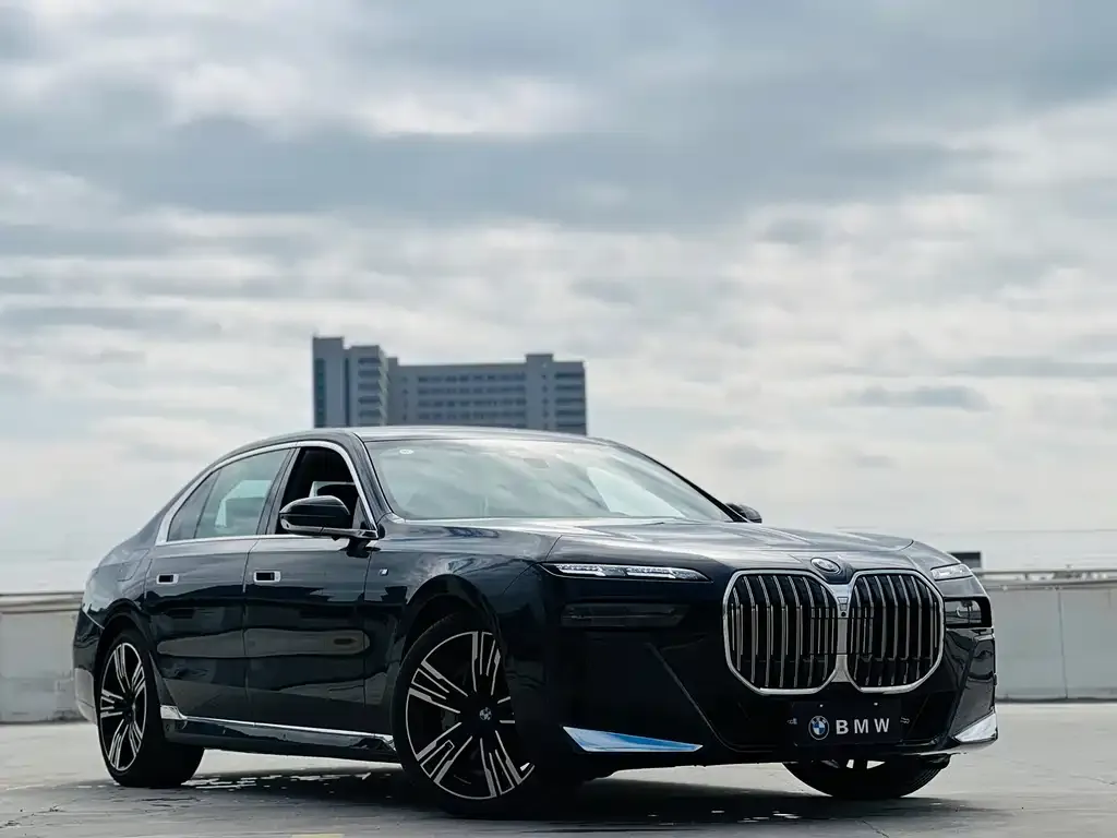 BMW 7 Series — фото 2