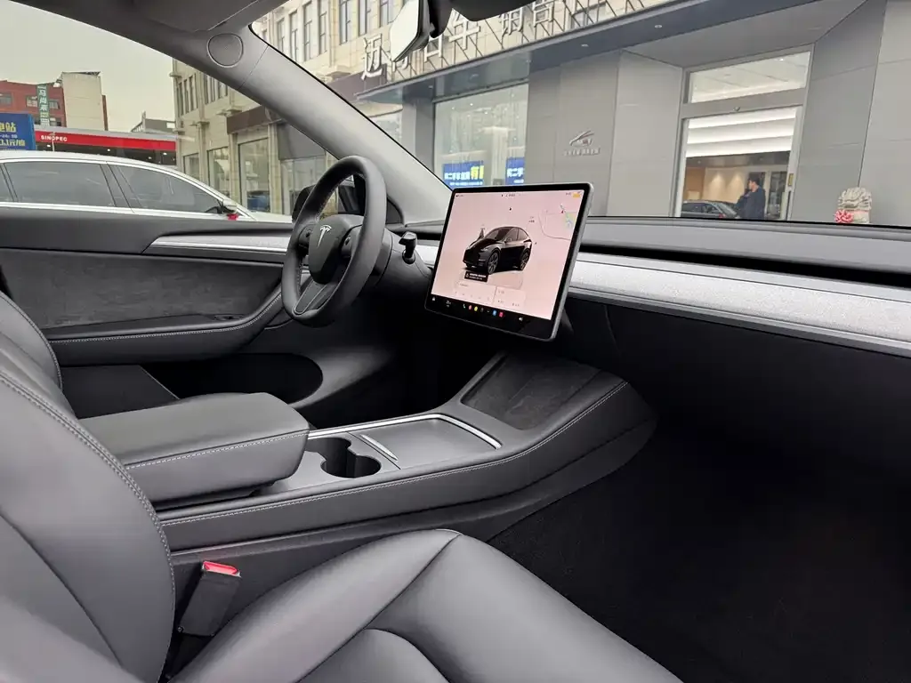 Tesla Model Y 2024 из CN, фото 7