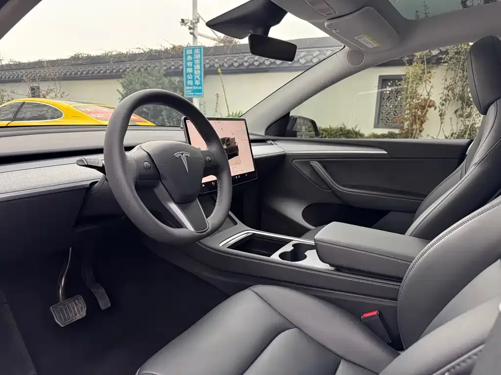 Tesla Model Y 2024 из CN, фото 8