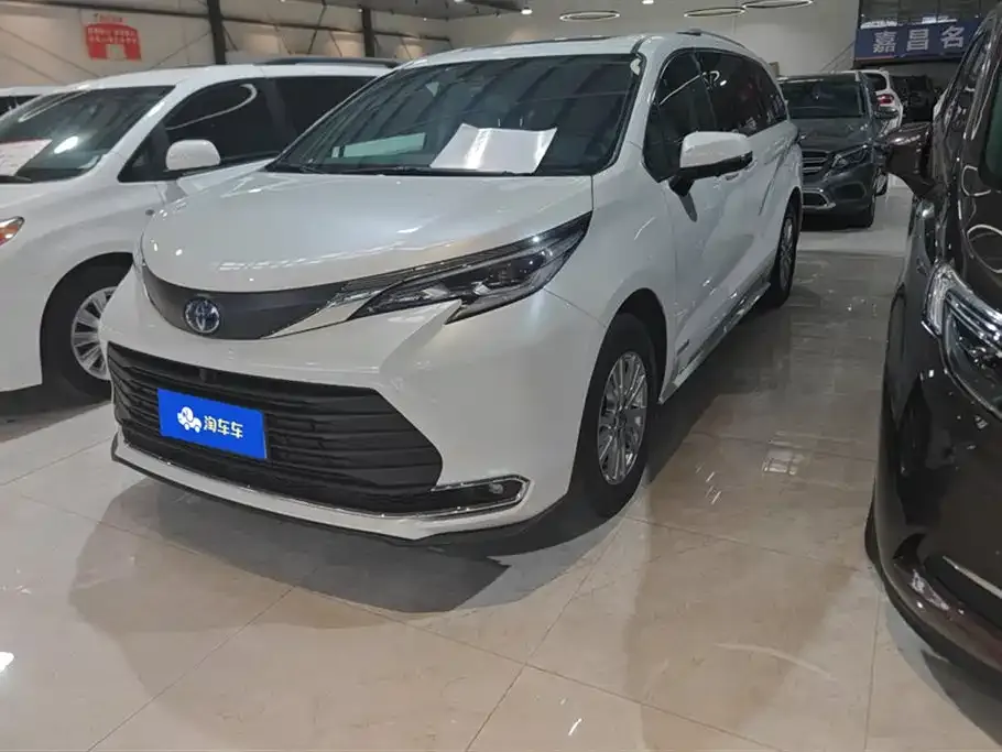 Toyota Sienna 2022 из CN, фото 1