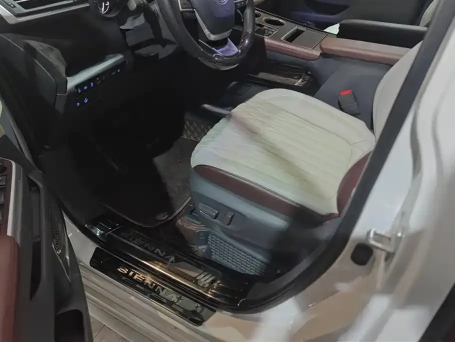 Toyota Sienna 2022 из CN, фото 4