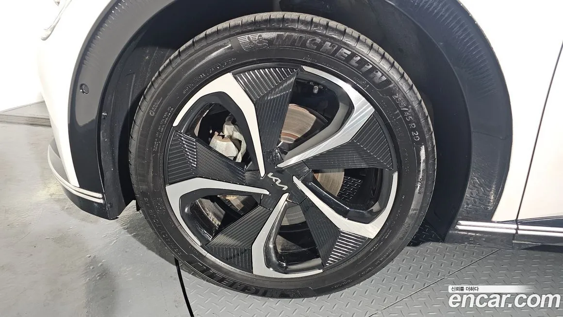 Kia EV6 — фото 6