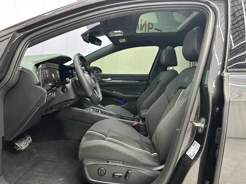 Volkswagen Golf 2022 из CN, фото 4