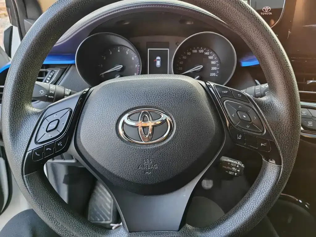 Toyota C-HR — фото 6