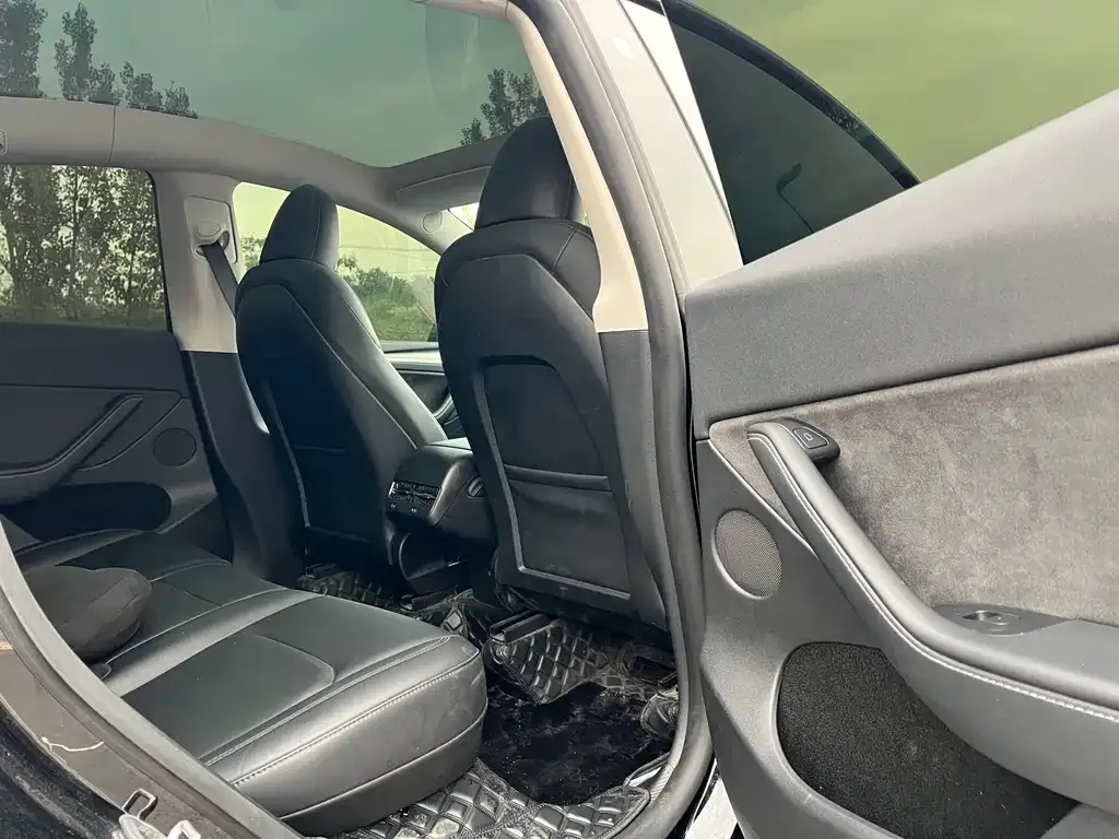 Tesla Model Y 2024 из CN, фото 8