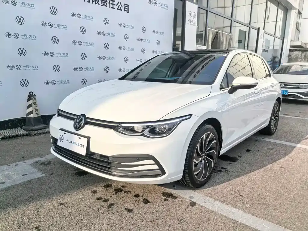 Volkswagen Golf 2023 из CN, фото 1