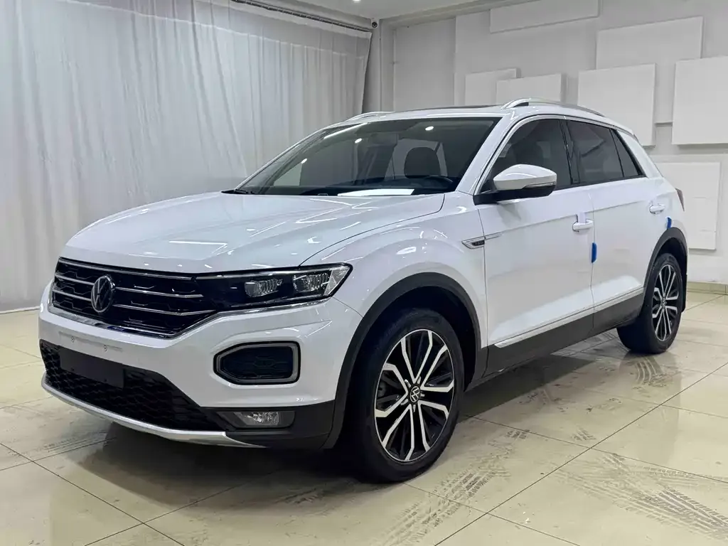 Volkswagen T-Roc — фото 1