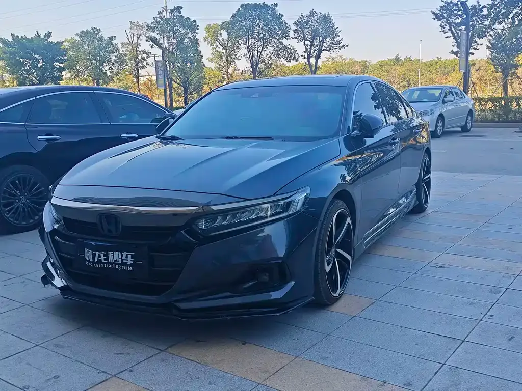 Honda Accord — фото 1