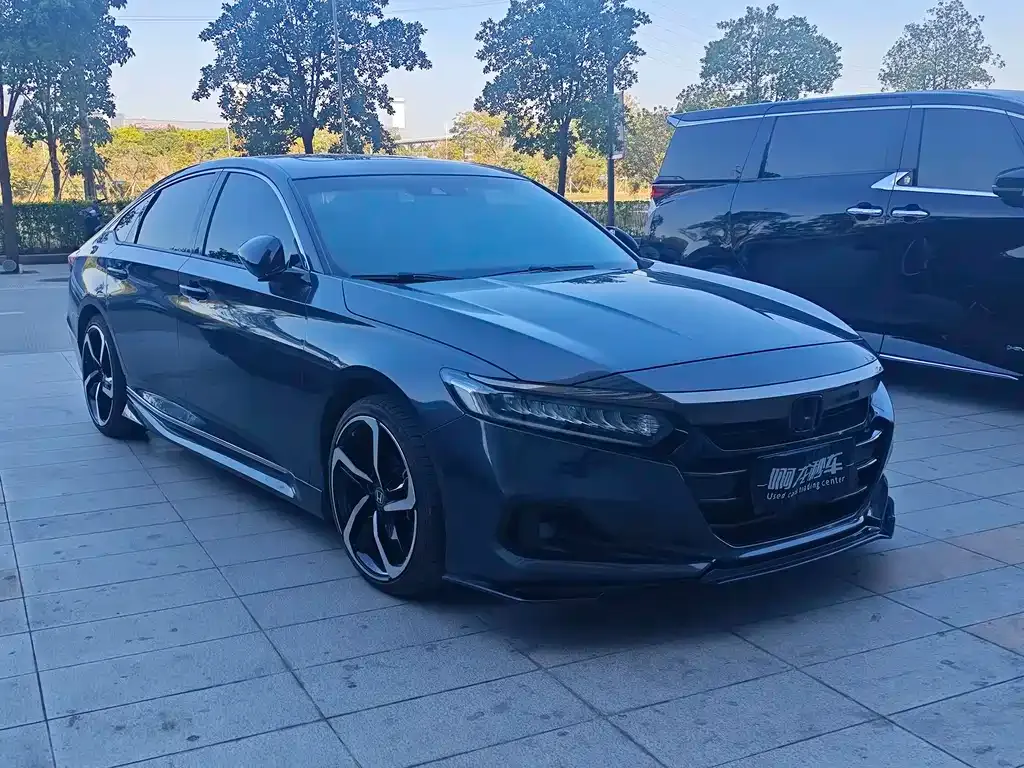 Honda Accord — фото 8