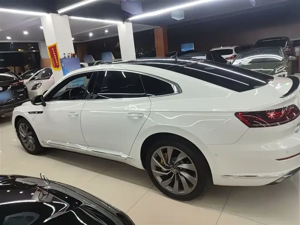Volkswagen CC 2024 из CN, фото 5