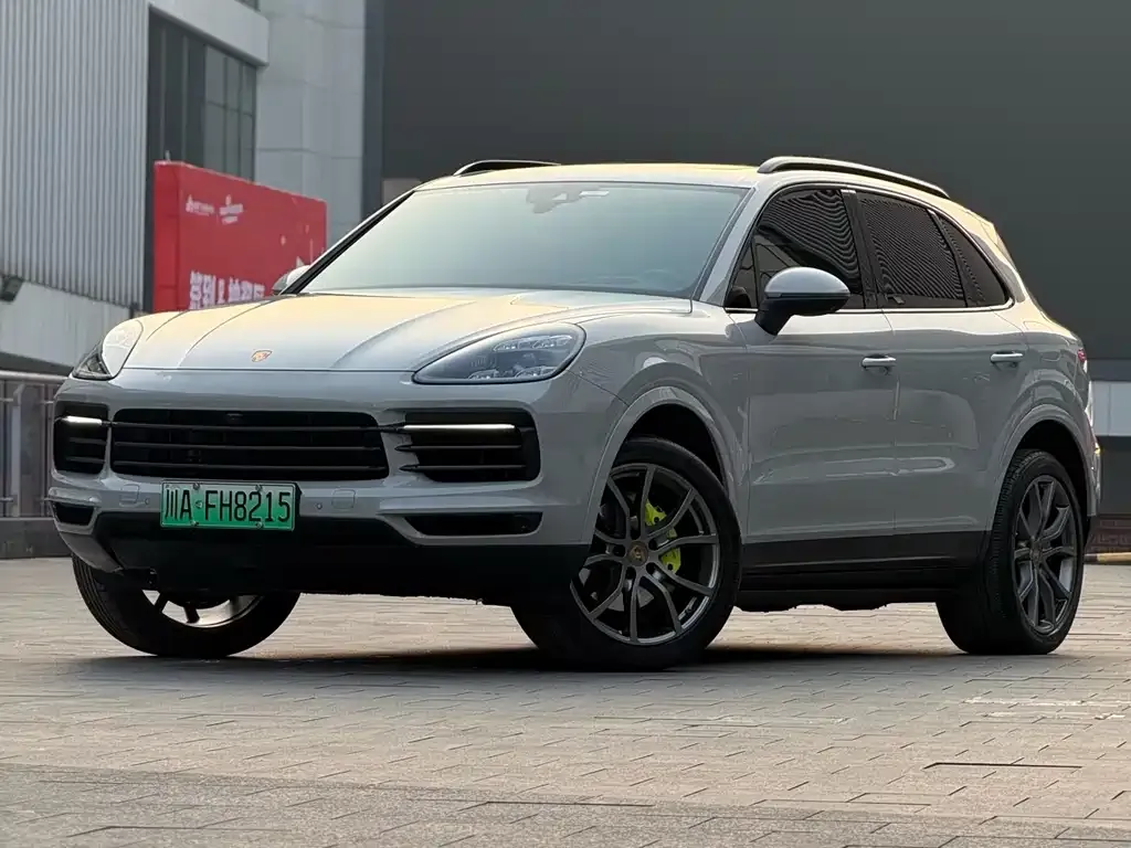 Porsche Cayenne Hybrid — фото 1