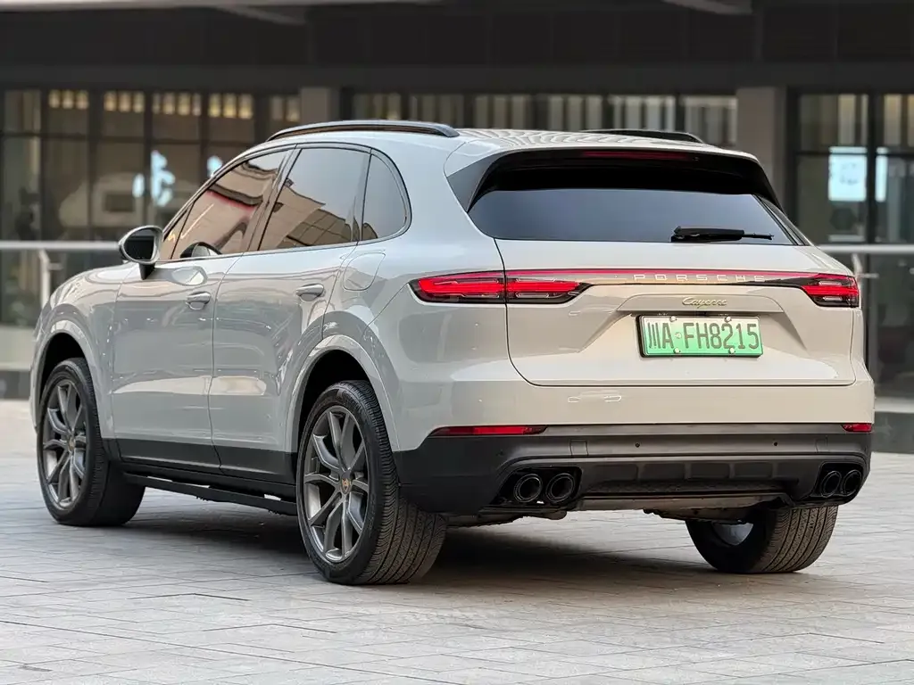 Porsche Cayenne Hybrid — фото 10