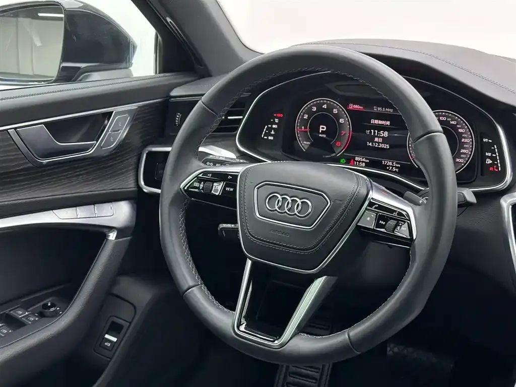 Audi A6L — фото 9