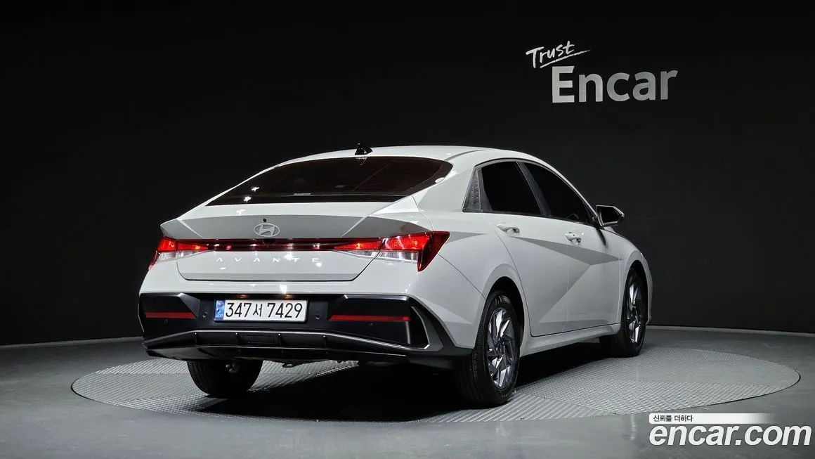 Hyundai AVANTE — фото 3