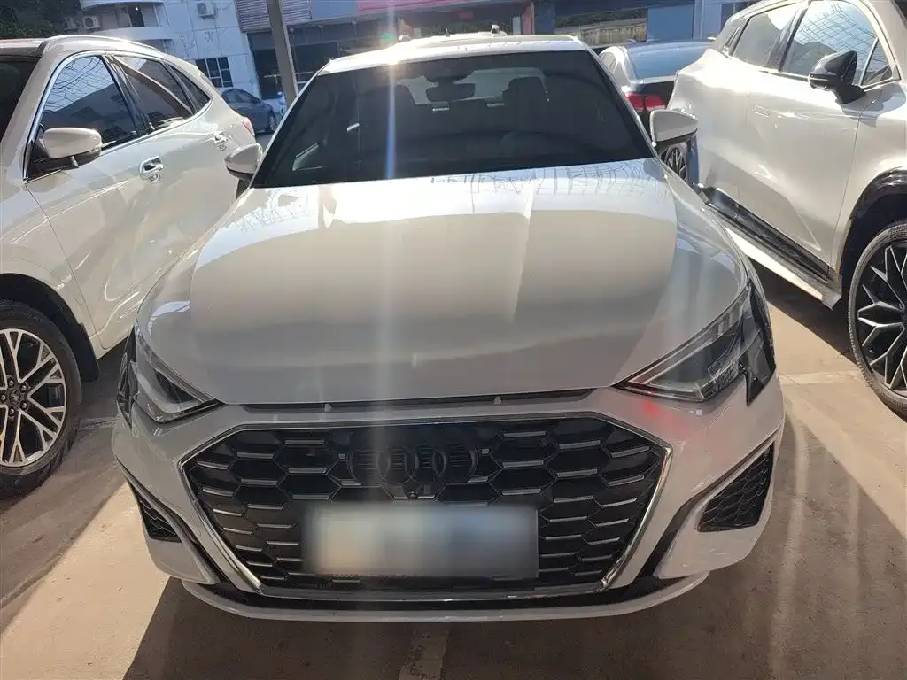 Audi A3 2023 из CN, фото 2