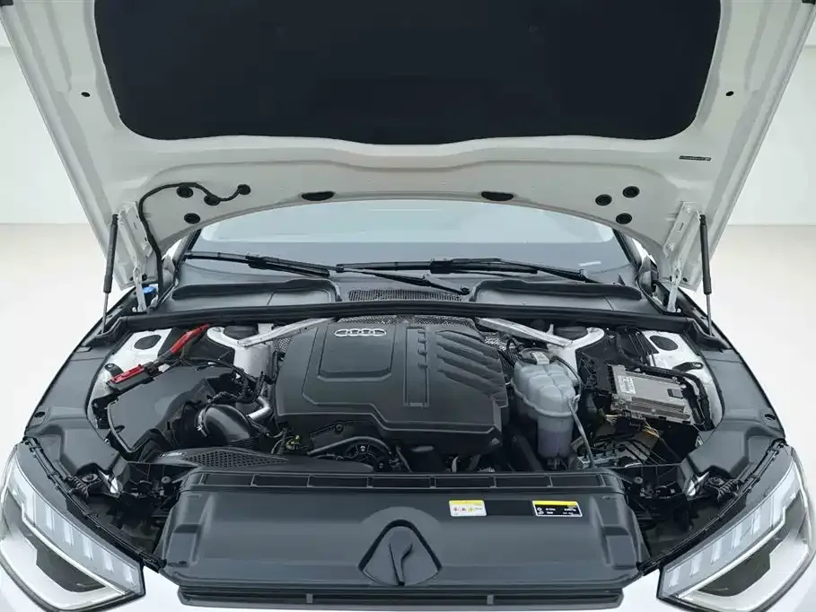 Audi A4L 2023 из CN, фото 8