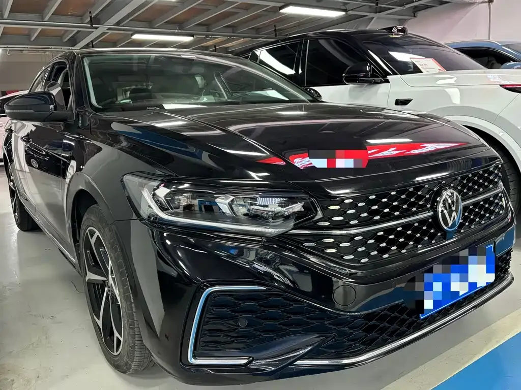 Volkswagen Passat 2023 из CN, фото 7