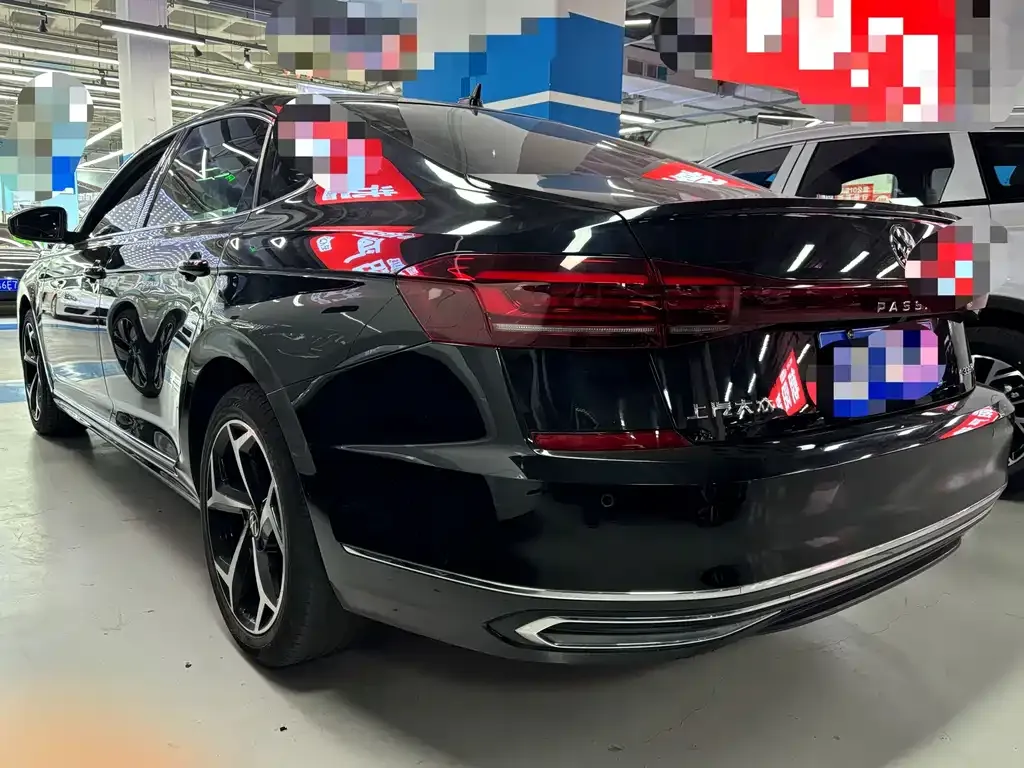 Volkswagen Passat 2023 из CN, фото 10