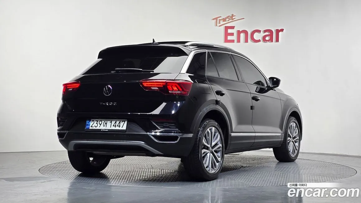 Volkswagen T-Roc — фото 2