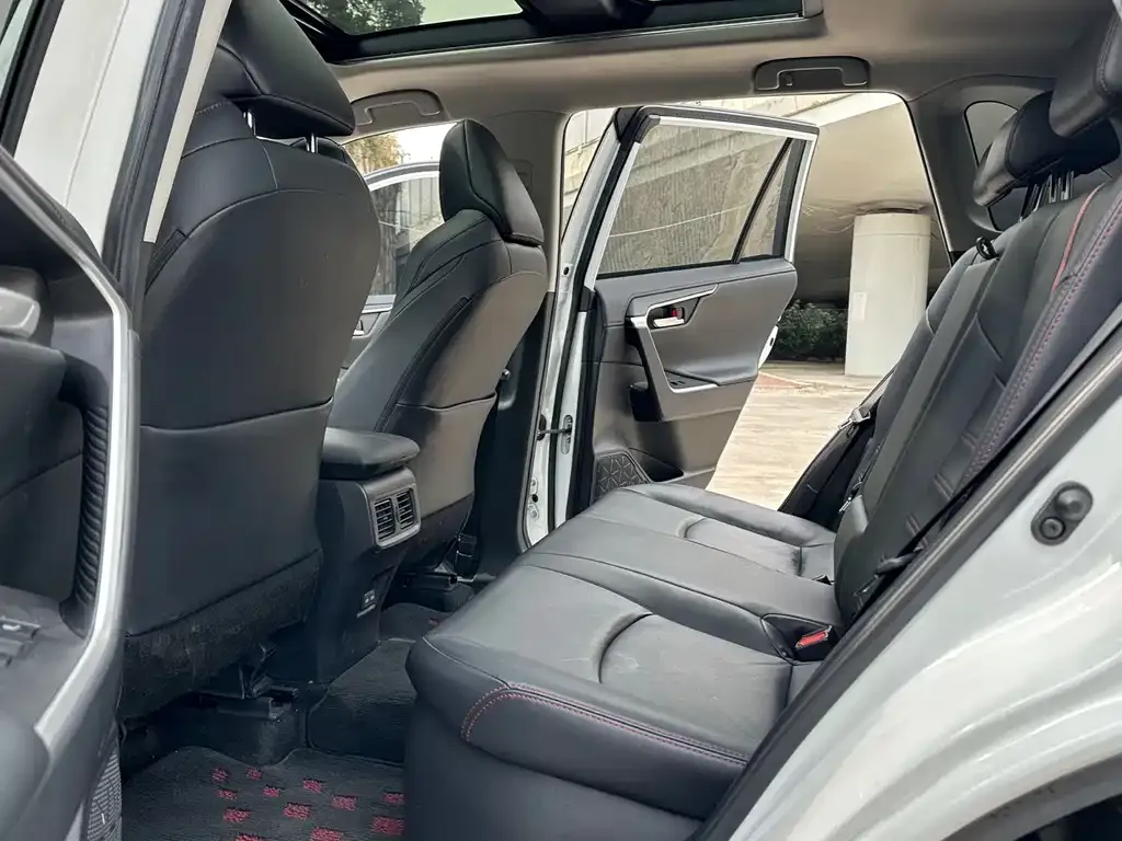 Toyota Wildlander New Energy 2023 из CN, фото 3