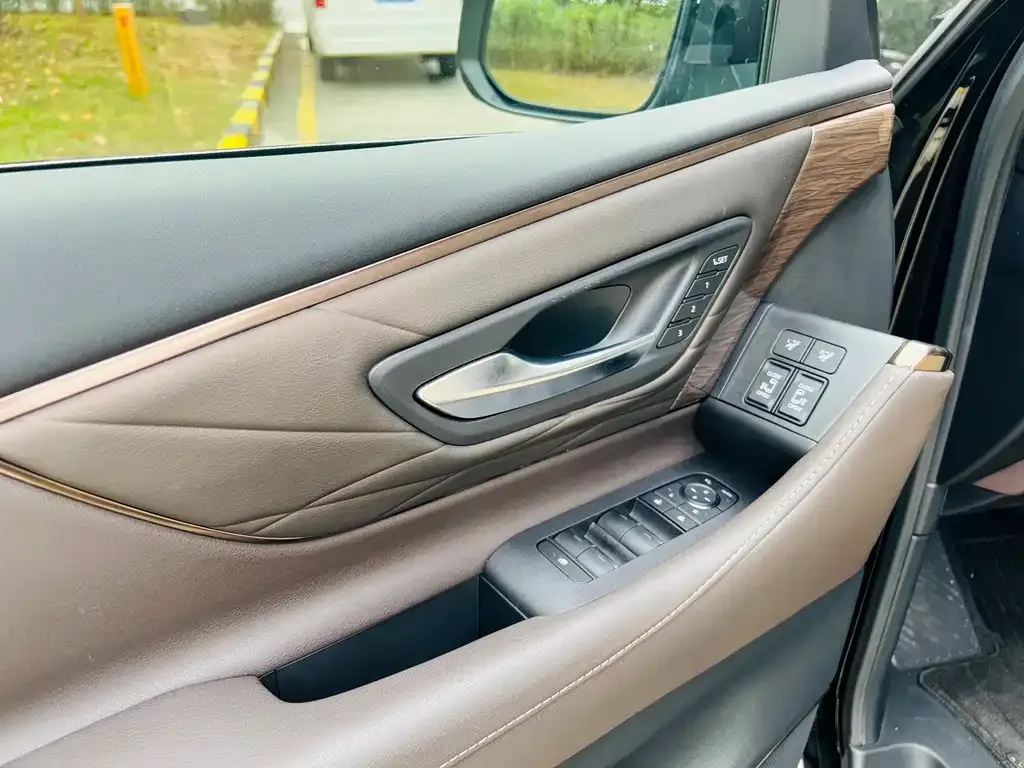 Toyota Alphard 2024 из CN, фото 6
