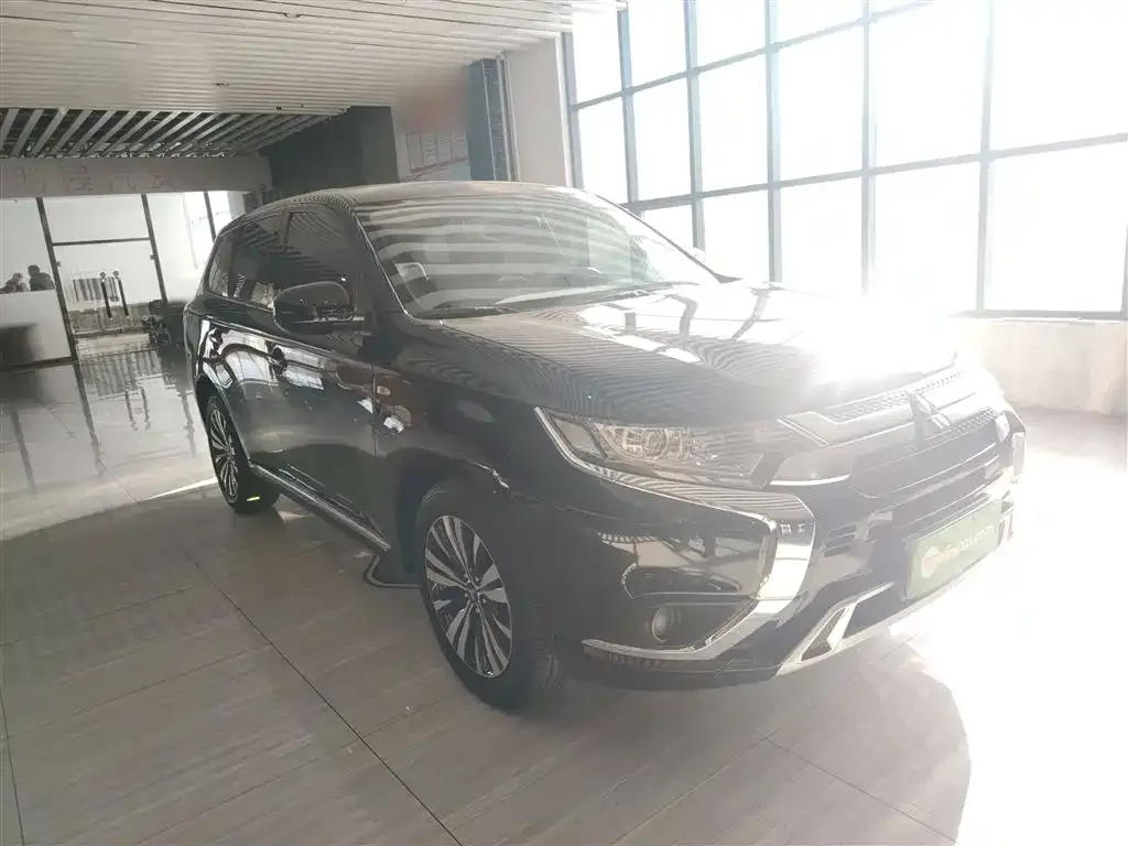 Mitsubishi Outlander 2022 из CN, фото 10