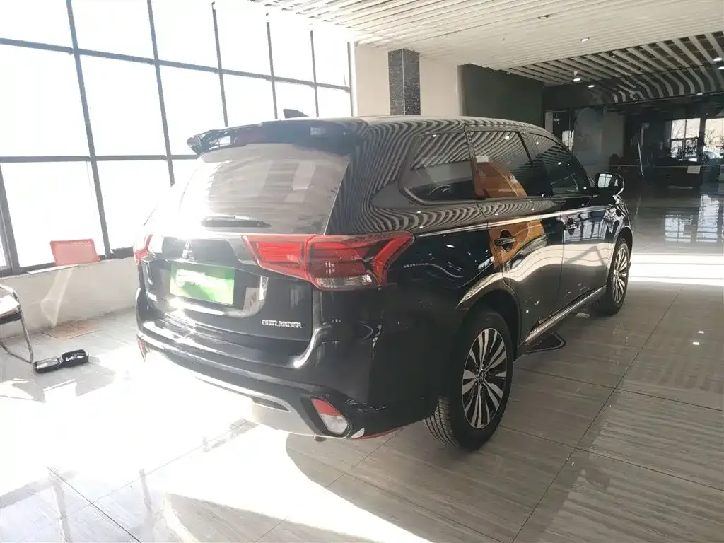 Mitsubishi Outlander 2022 из CN, фото 4