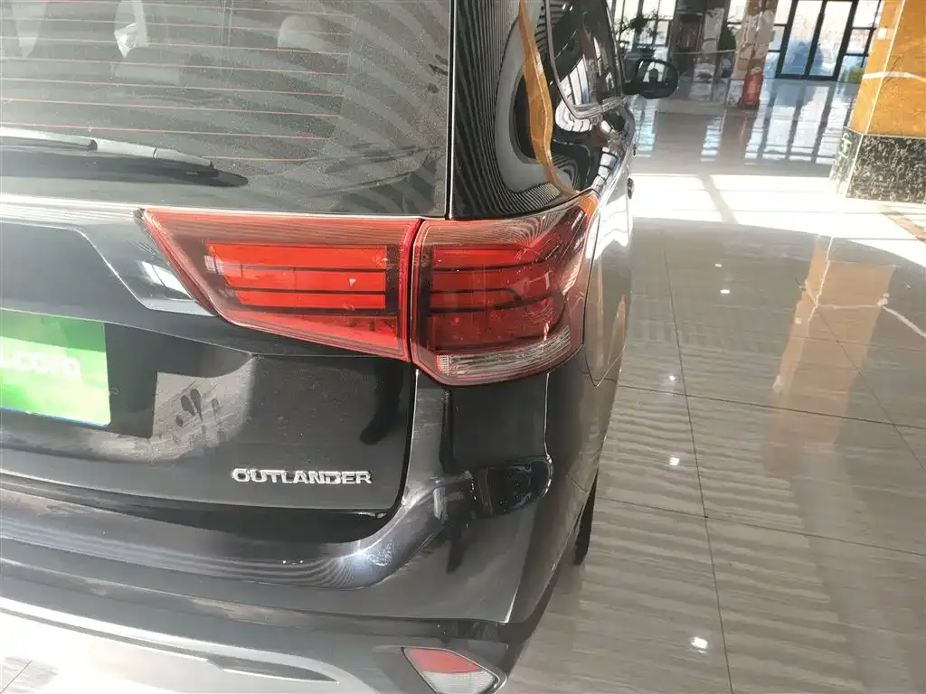Mitsubishi Outlander 2022 из CN, фото 8
