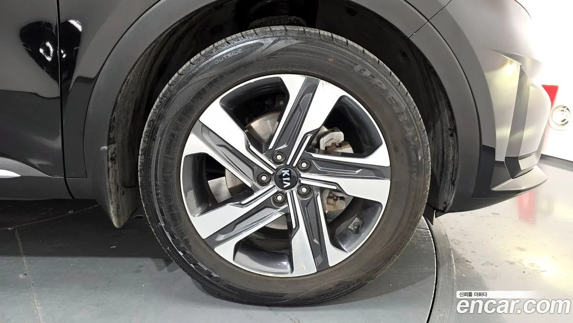Kia Sorento — фото 8