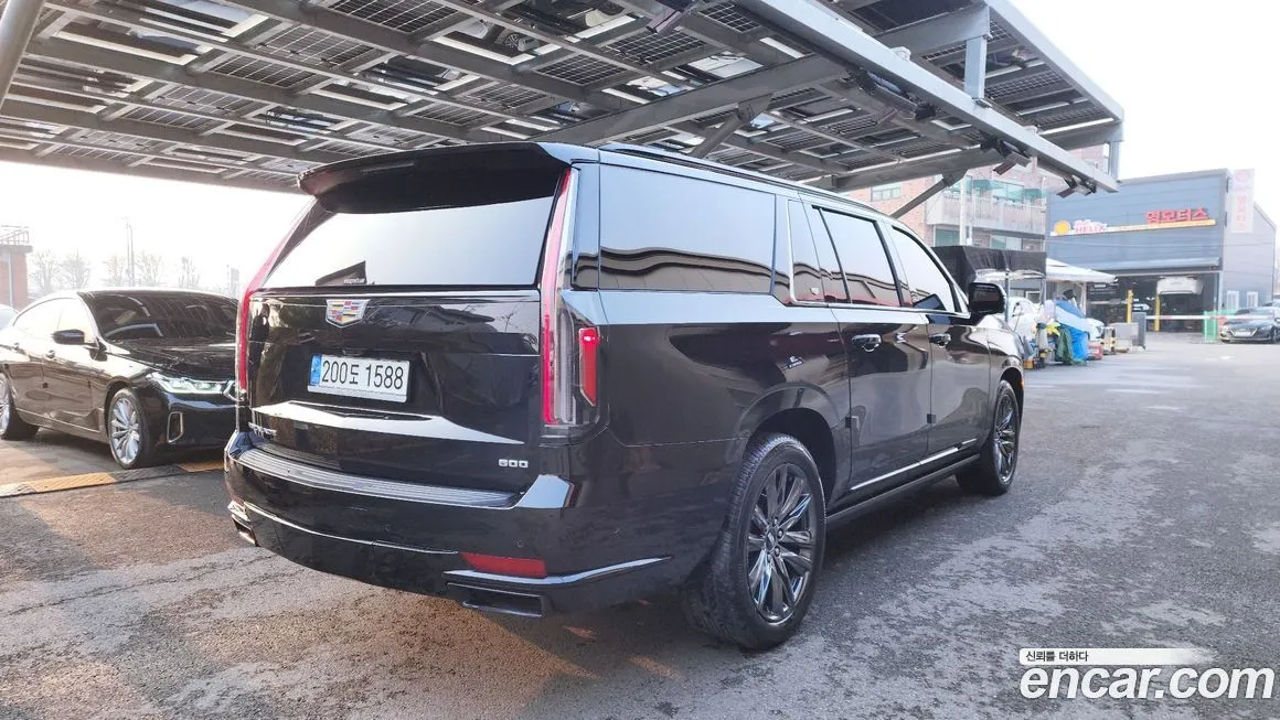 Cadillac Escalade 2023 из KR, фото 2
