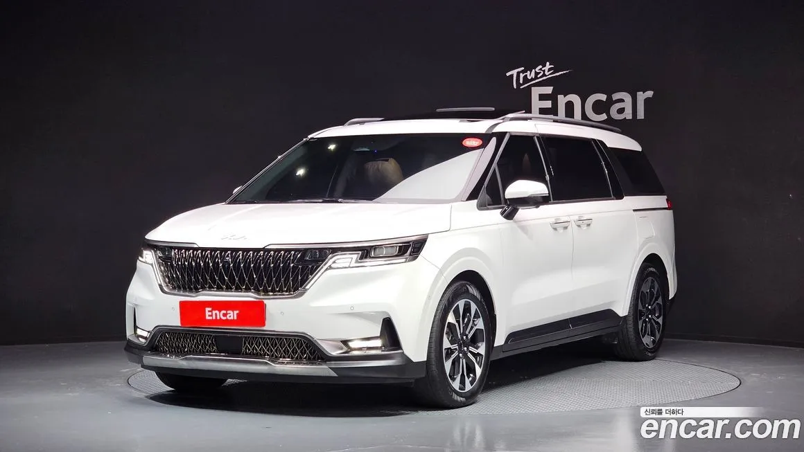 Kia Carnival — фото 1