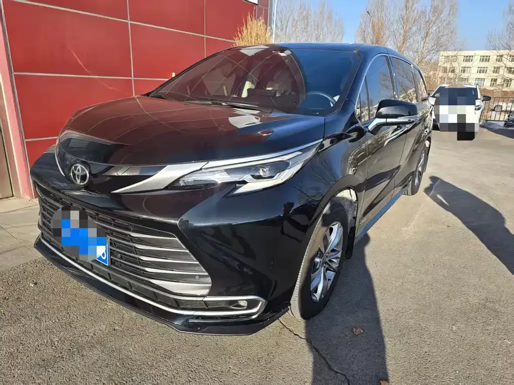 Toyota Sienna 2025 из CN, фото 1