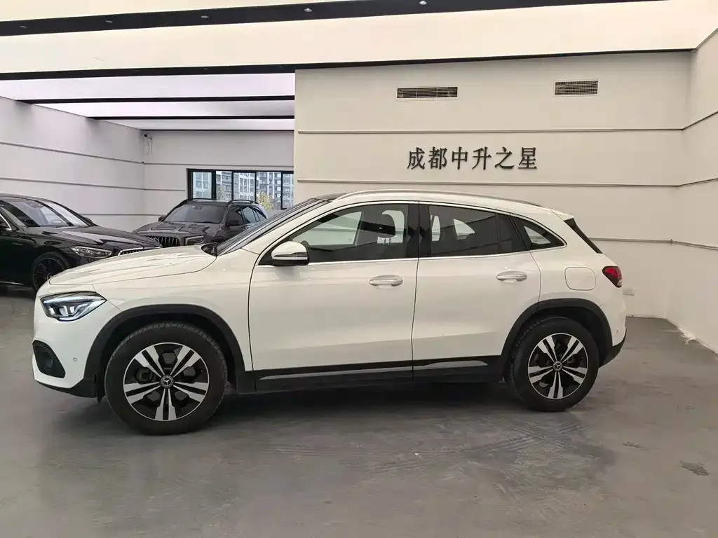 Mercedes-Benz GLA — фото 6