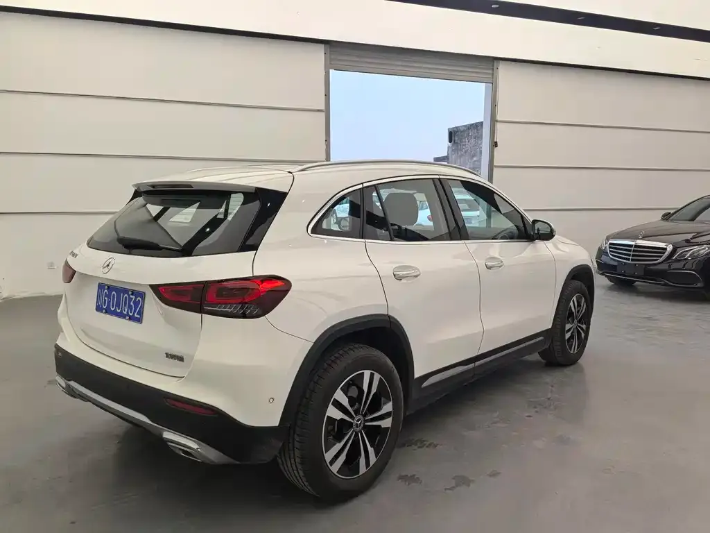 Mercedes-Benz GLA — фото 8