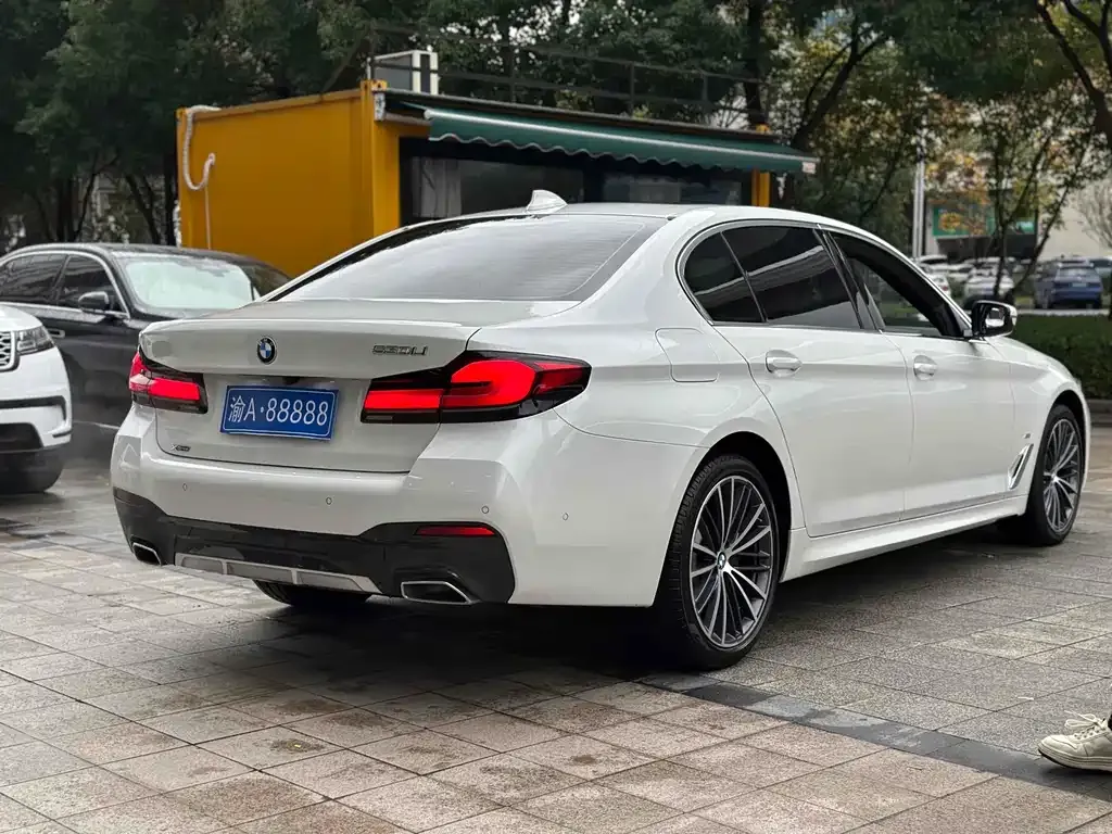 BMW 5 Series — фото 2