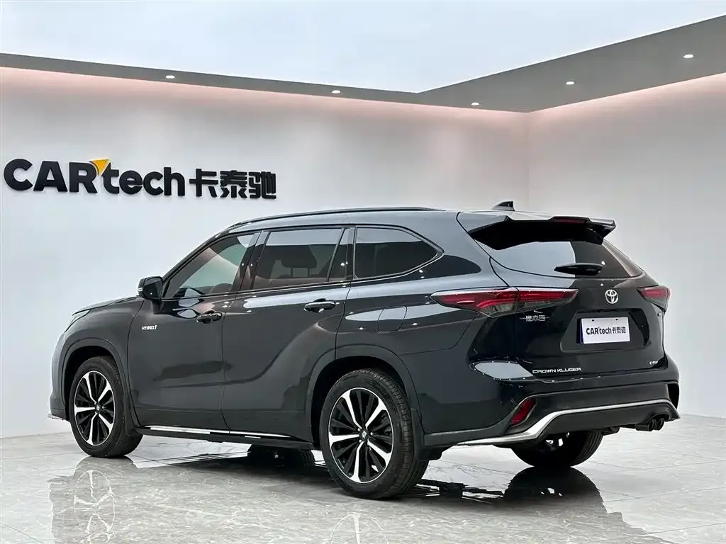 Toyota Crown Kluger 2022 из CN, фото 5