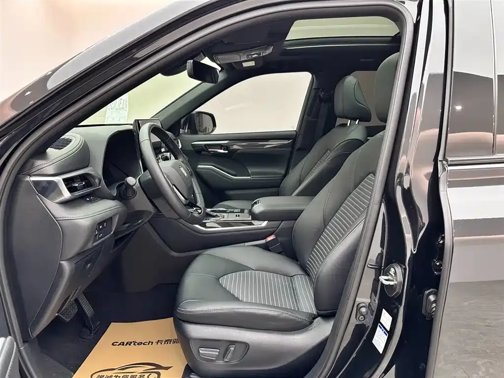 Toyota Crown Kluger 2022 из CN, фото 6