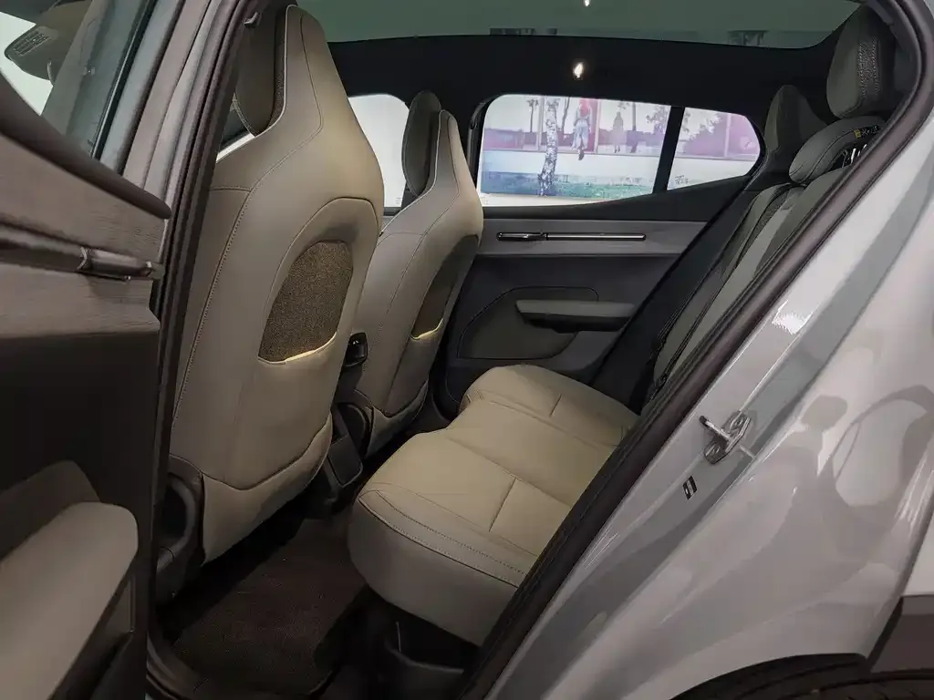 Volvo EX30 2025 из CN, фото 4