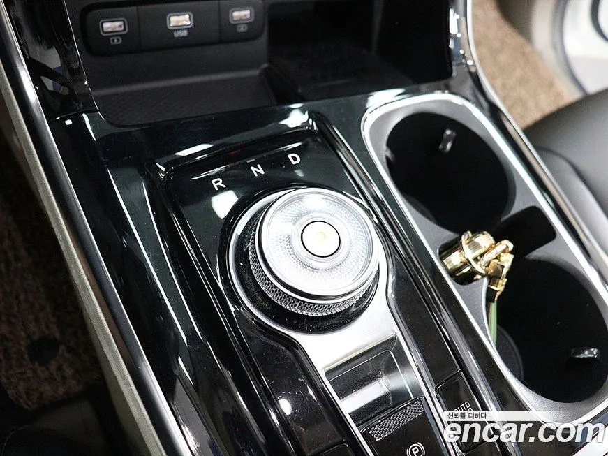 Kia Carnival — фото 10
