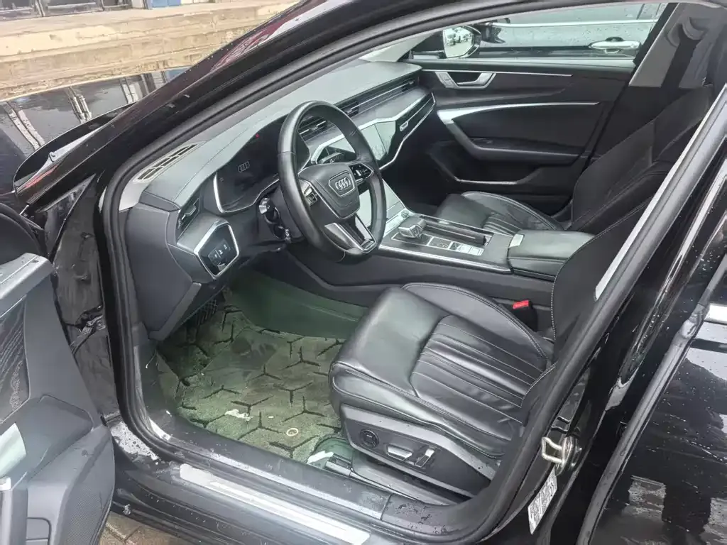 Audi A6L 2023 из CN, фото 5