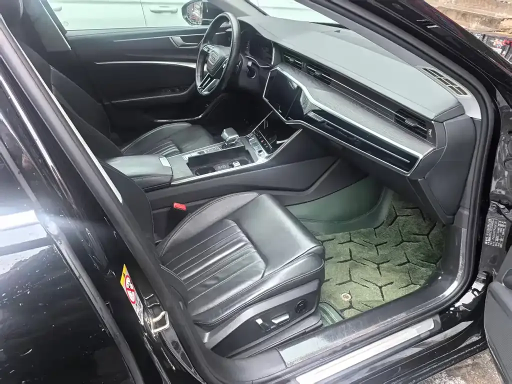 Audi A6L 2023 из CN, фото 6