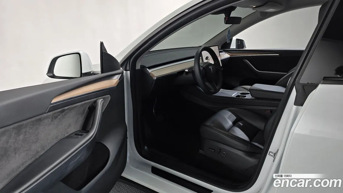 Tesla Model Y 2023 из KR, фото 10