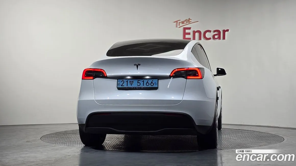 Tesla Model Y 2023 из KR, фото 8