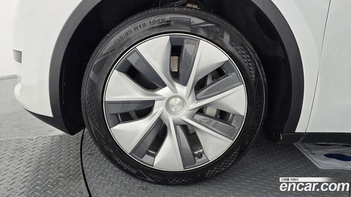 Tesla Model Y 2023 из KR, фото 6