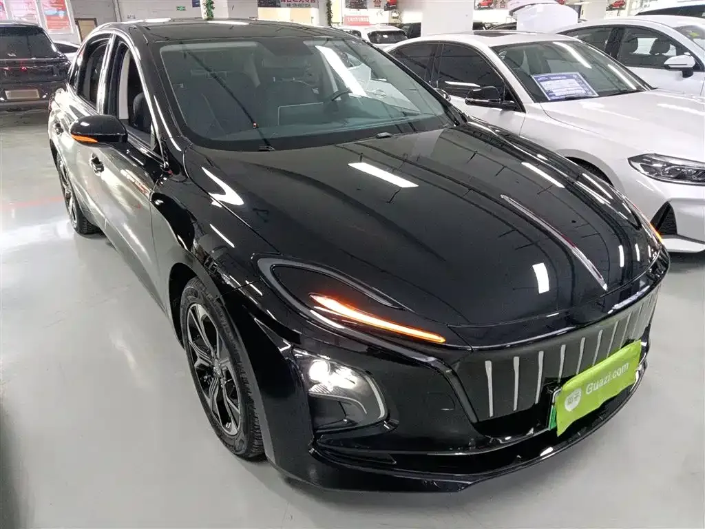 Hongqi E-QM5 — фото 9