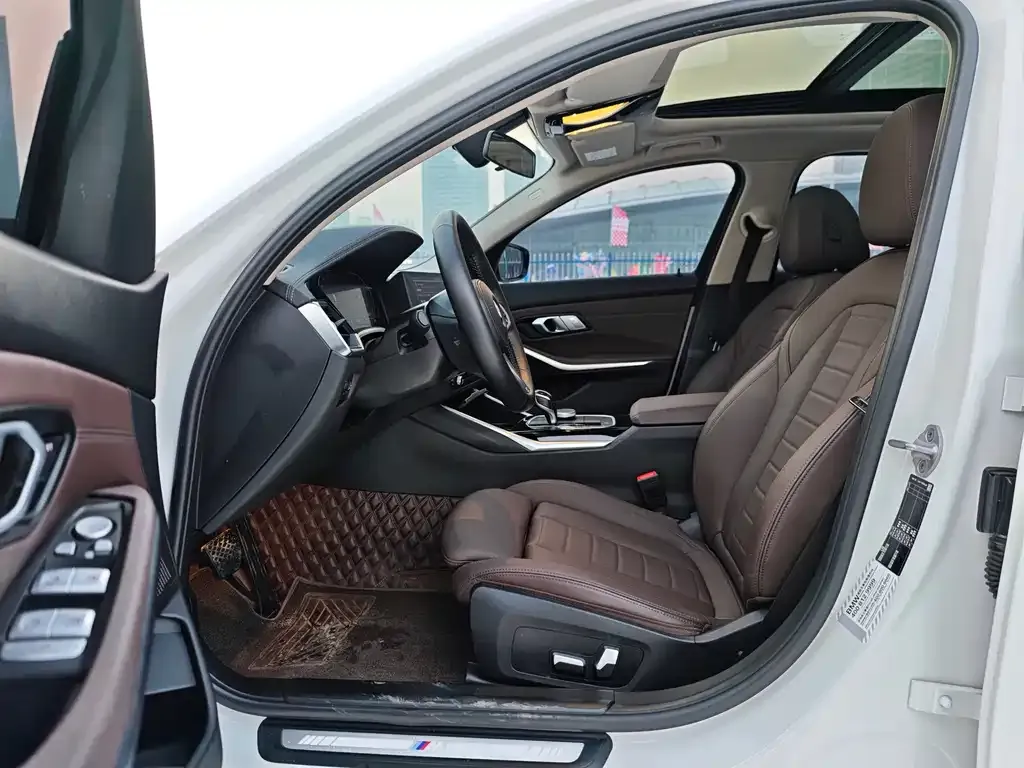 BMW 3 Series 2021 из CN, фото 10