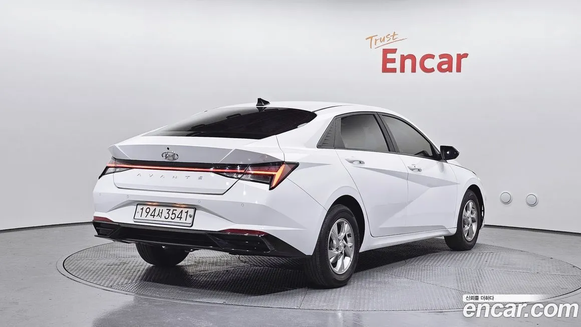 Hyundai AVANTE 2021 из KR, фото 2