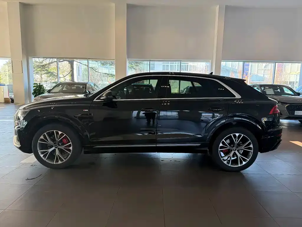 Audi Q8 — фото 10